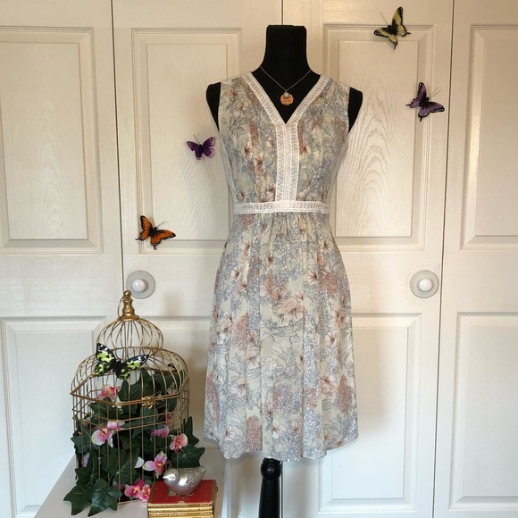 Tommy Hilfiger Dresses & Skirts - Tommy Hilfiger Romantic Dress